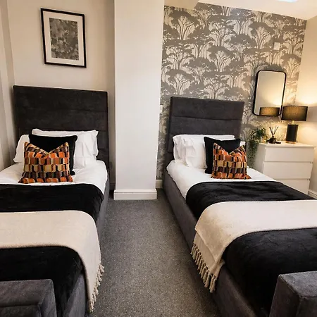 Апартаменти Elegant Flat In - Sleeps 8 - Garden Бристоль