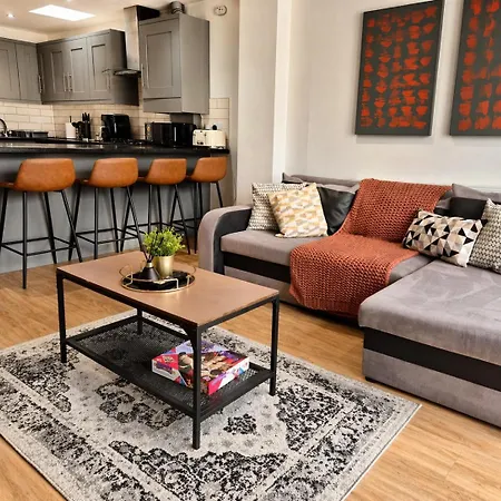 Elegant Flat In - Sleeps 8 - Garden * Бристоль