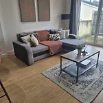 Apartment Elegant Flat In - Sleeps 8 - Garden