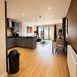 Elegant Flat In - Sleeps 8 - Garden Бристоль