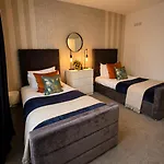 Elegant Flat In - Sleeps 8 - Garden * Бристоль