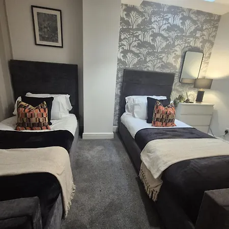 Elegant Flat In - Sleeps 8 - Garden דירה בריסטול