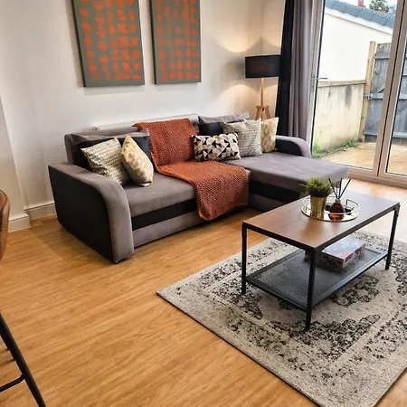 Elegant Flat In - Sleeps 8 - Garden Apartamento *
