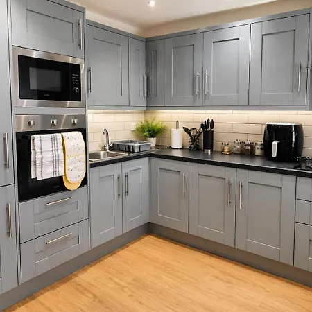 Elegant Flat In - Sleeps 8 - Garden * Bristol