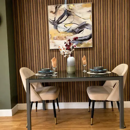 Elegant Flat In - Sleeps 8 - Garden Bristol